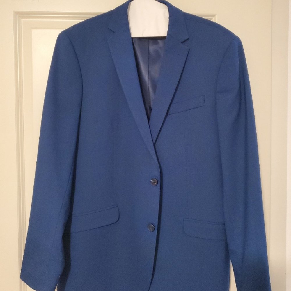 Kenneth Cole Mens suit